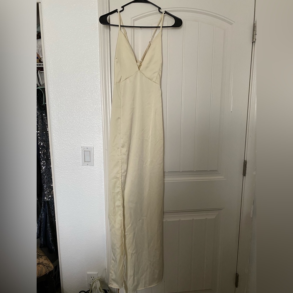 NASTYGAL cream dress size 6, never worn!